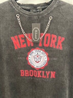 Illord Distressed “New York Brooklyn” Tee w/ Removable Chain One Size